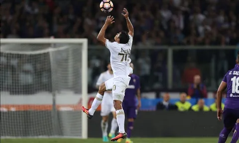 Góc AC Milan: Nỗi lo từ Carlos Bacca…