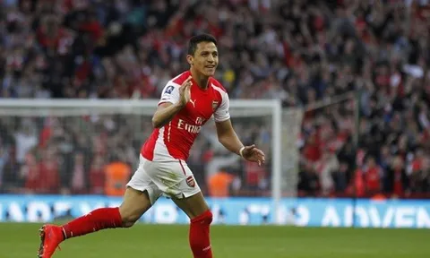 Adam Federici cản phá cú sút sấm sét của Alexis Sanchez