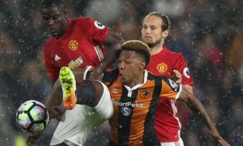 Khen Eric Bailly, đừng bỏ qua Daley Blind