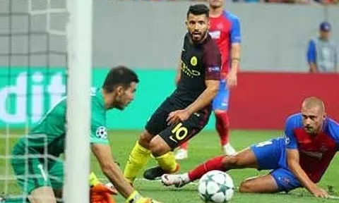 Aguero lập hat-trick, Man City hủy diệt Steaua Bucharest