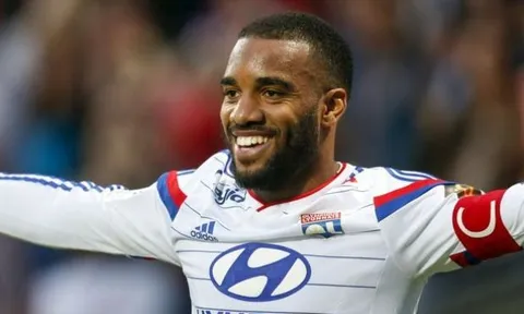Điểm tin sáng 24/07: Arsenal muốn có cả Mahrez lẫn Lacazette, Martial gây khó dễ ở M.U