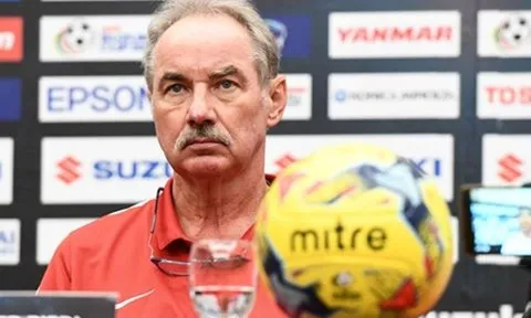 'Alfred Riedl quá cao tay trước Việt Nam'