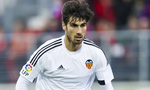 Vì sao Barca 'cướp' Gomes từ Real chỉ trong 30 phút?