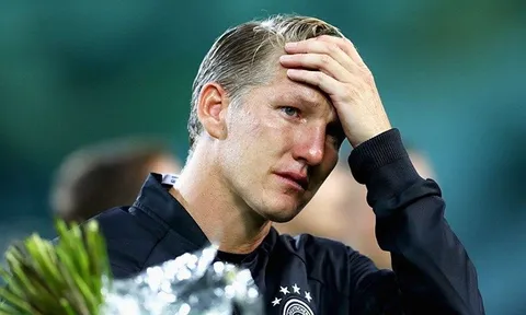 ‘Chiến binh vĩ đại’ Schweinsteiger khóc khi chia tay ĐT Đức
