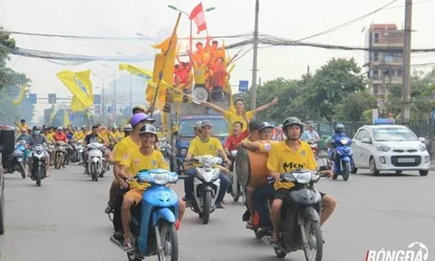 CĐV Xứ Thanh, Hải Phòng "náo loạn" đường phố Hà thành
