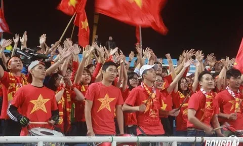 CĐV Việt Nam hào hứng "tiếp lửa" ĐT Việt Nam trên sân Mỹ Đình