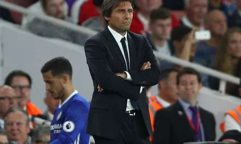 Antonio Conte thừa nhận Chelsea chỉ mạnh trên giấy tờ