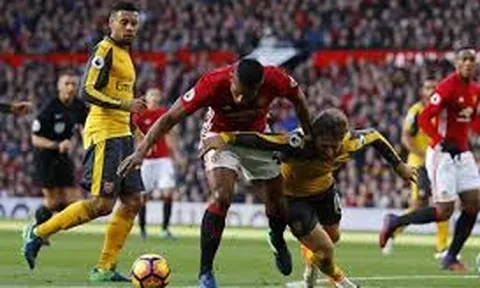 Antonio Valencia chơi cực hay vs Arsenal