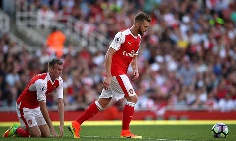 Vấn đề của Arsenal: Không thể vô địch với những đứa trẻ