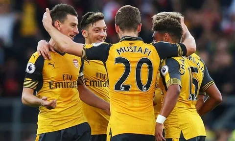 Arsenal đã biết làm bạn với thần may mắn
