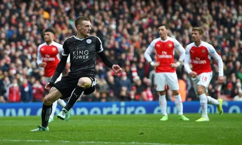 Arsenal hỏi mua Jamie Vardy: Bài học từ Luis Suarez