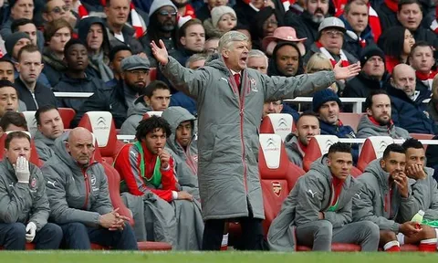 Arsenal mất điểm, Wenger chỉ trích trọng tài