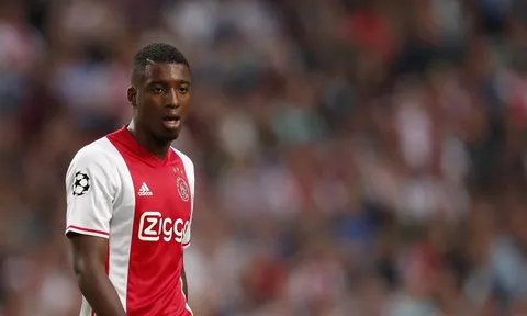 Arsenal mừng rơn khi nghe tin thần đồng Hà Lan muốn rời Ajax