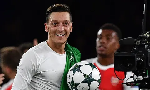 Arsenal thắng huỷ diệt, Wenger hết lời tán dương Oezil