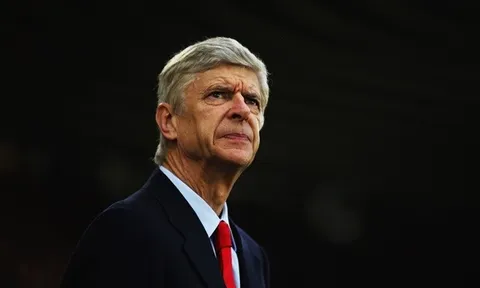 Redknapp 'dạy' Wenger cách chuyển nhượng