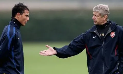 Arsene Wenger bị trò cũ tố thất hứa