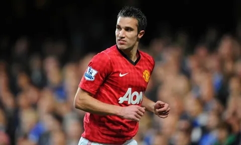 "Arsene Wenger nên bị sa thải khi bán Van Persie cho M.U"