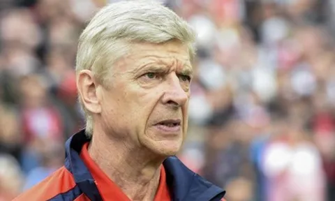Arsene Wenger: ‘Nhìn mặt tôi có giống đang hoảng loạn không'