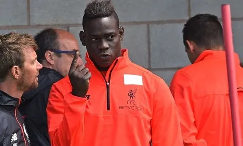 Về Liverpool, Balotelli bị Klopp đuổi thẳng