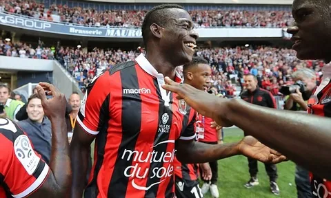 Balotelli chói sáng, HLV Nice khen hết lời