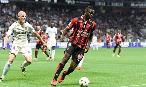 Balotelli đoạt 5 QBV nếu có... cái đầu của Ibra