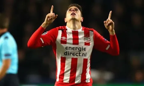 Bàn thắng trong tư thế việt vị của Santiago Arias trong trận gặp Bayern Munich