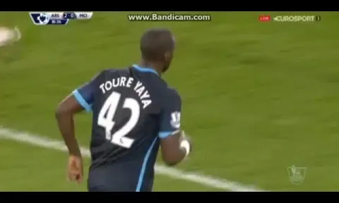 Bàn thắng tuyệt đẹp của Yaya Toure vs Arsenal