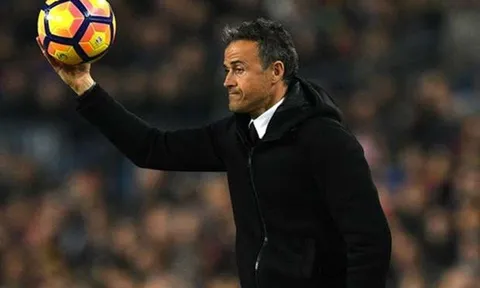 Enrique thừa nhận Barcelona dần xa chức vô địch