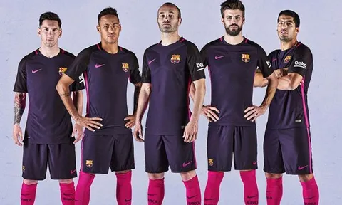 Barca trình làng mẫu áo sân khách ấn tượng