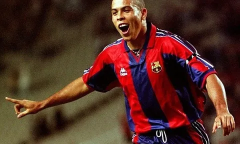 Tròn 20 năm Barca chứng kiến Ronaldo huyền thoại ra đời