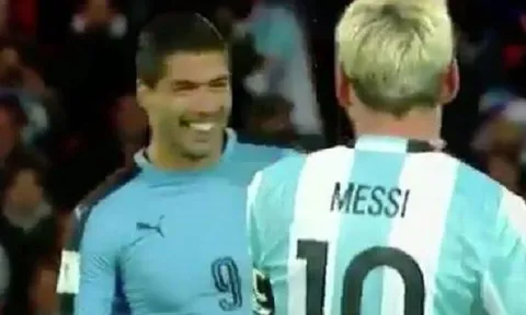 Bật mí đoạn 'hội thoại' trên sân của Messi và Suarez