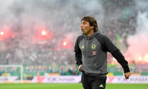 Conte hét tụt quần trong trận ra mắt Chelsea