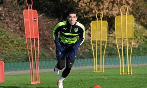 Bellerin và một loạt sao Arsenal đồng loạt trở lại luyện tập