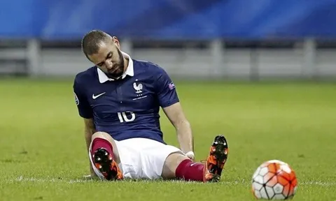 Benzema bị lôi vào thất bại của người Pháp trước BĐN