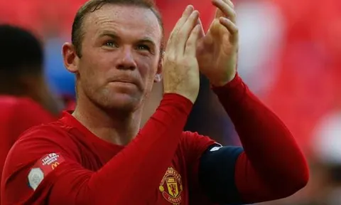 Bị chỉ trích liên tục, Rooney vẫn được Nani bảo vệ