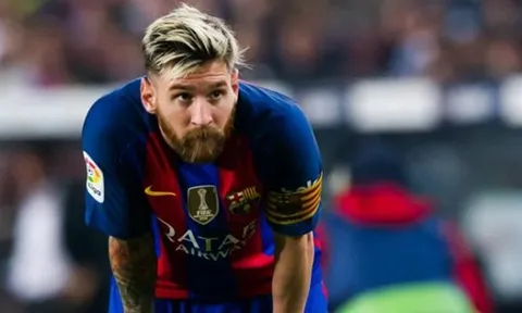Bị chửi 'ngu ngốc', Messi vào tận phòng thay đồ Man City dằn mặt