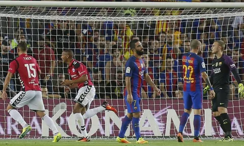 Hạ Barca, Alaves có bí quyết gì?