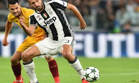Bị Sevilla cầm hoà, loạt hậu vệ Juve chỉ trích hàng công