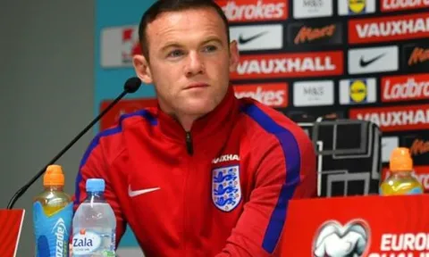 Bị trảm ở Tam sư, Rooney vẫn được CĐV ca ngợi