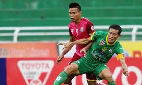 Bị treo giò hết giải, cựu tuyển thủ Việt Nam dọa giải nghệ