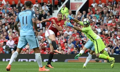 Bravo, Mkhitaryan lọt đội hình tệ nhất vòng 4 Premier League