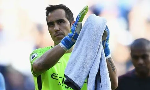 Bravo ra đi nhưng vẫn quan tâm Ter Stegen