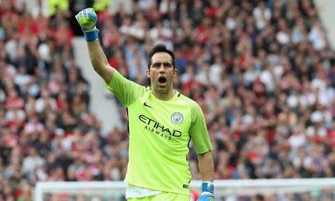 Bravo so sánh giữa Man City và đội bóng cũ