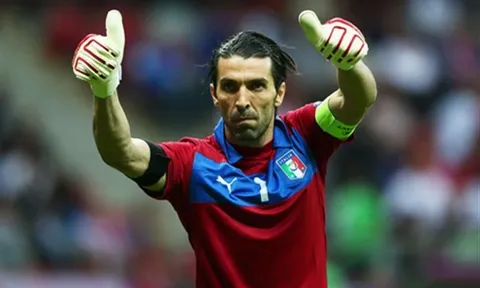 Buffon chính thức cân bằng kỷ lục của Casillas