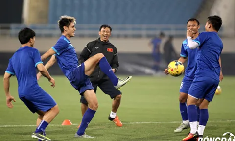 Cận cảnh buổi "đá ma" của thầy trò Hữu Thắng trên sân Mỹ Đình