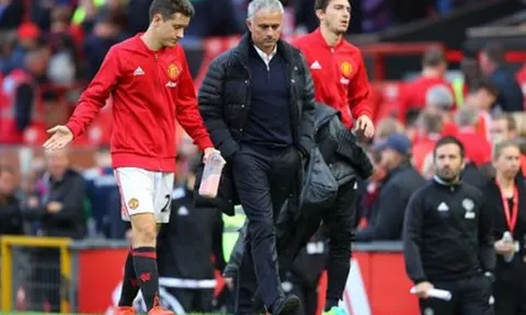 Cần tới 2 tỷ bảng Anh mới cứu được Man Utd