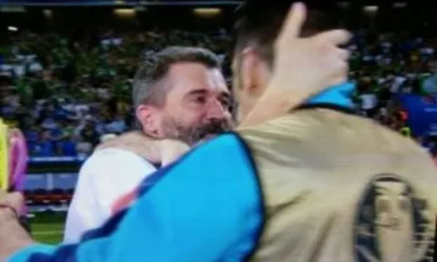 'Người thép' Roy Keane bật khóc khi Ireland vào vòng 1/8 EURO 2016