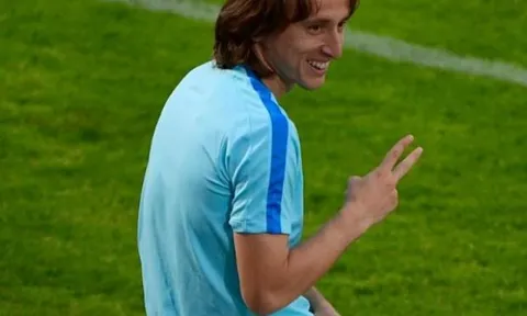 Modric mách nước Subasic đánh bại Sergio Ramos trên chấm 11m