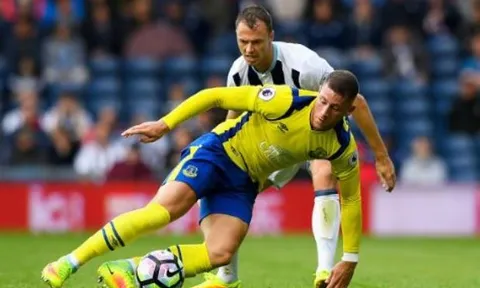 Muốn có Jonny Evans, Arsenal phải chi ra 25 triệu bảng
