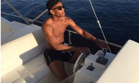 Anthony Martial lần đầu lên tiếng sau khi bị Ibra 'cướp' áo số 9